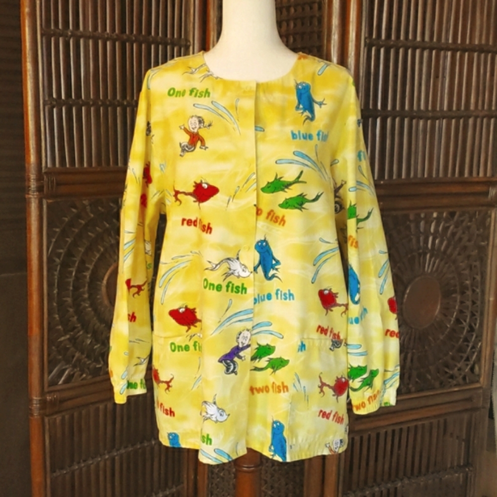 DR SEUSS Scrub Top Lab Jacket "One Fish Two Fish"  Yellow - Size Large - EUC